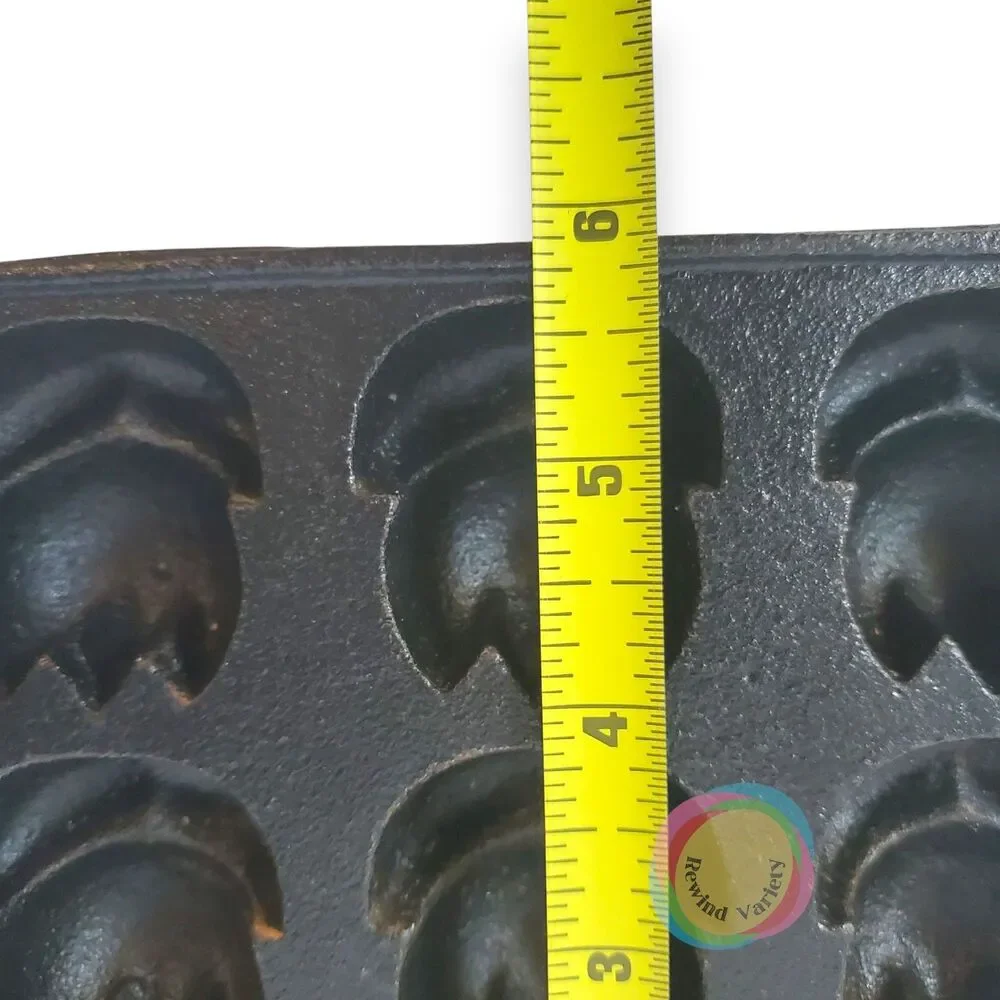 Vintage Cast Iron 9 Tulip Cavity Baking Mold Pan 6x6